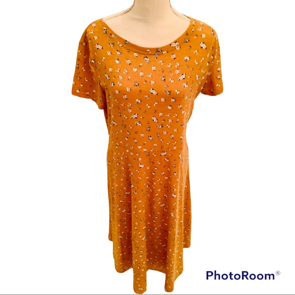 Huhot Flower Short Sleeve Dress.